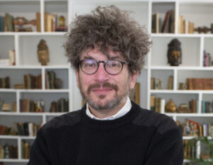 james altucher bookshelf headshot